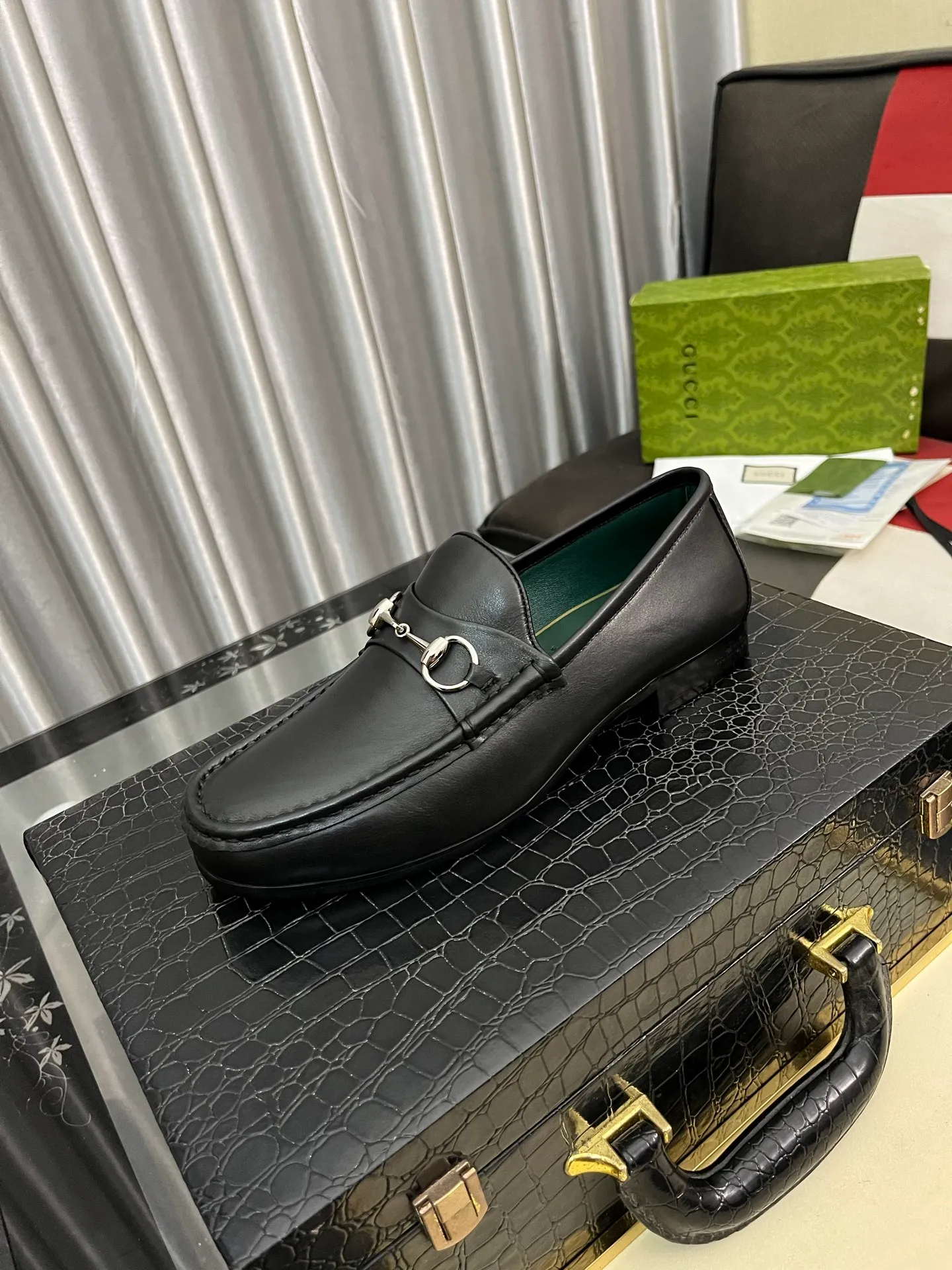 Men's Men's Shoes 💰540⌚️⌚️【GUCCI】The most popular classic Gucci leather shoes. Synchronized with the official website, the upper is made of Italian first-layer cowhide ➕cowhide lining, with unique brand and unique craftsmanship. Highlighting the hot style of the new year. Stop hesitating, stop wandering, get it now. Digital: 38--444️⃣colors available